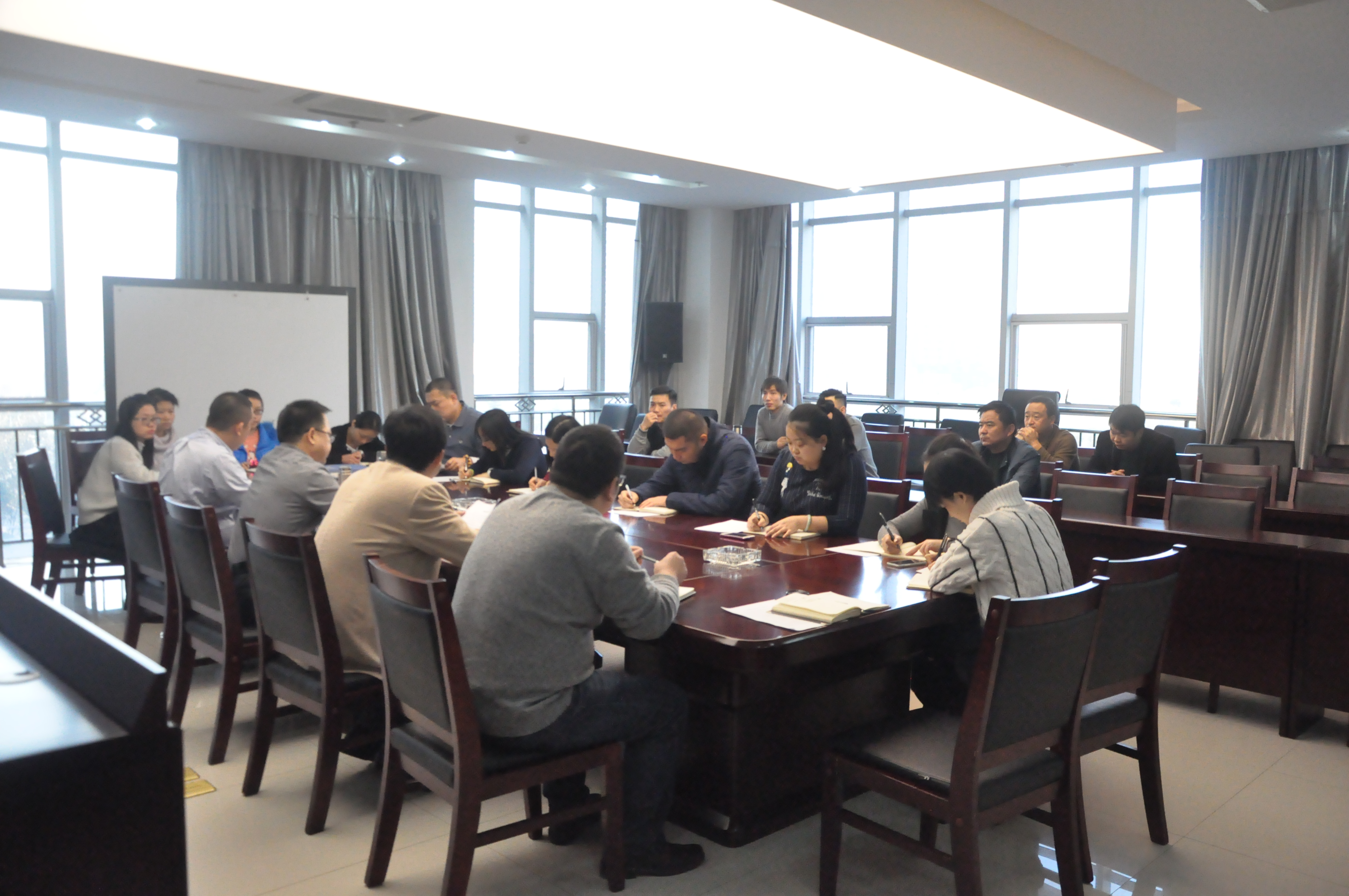 公司對(duì)各部門(mén)2016年目標(biāo)責(zé)任完成情況進(jìn)行考核